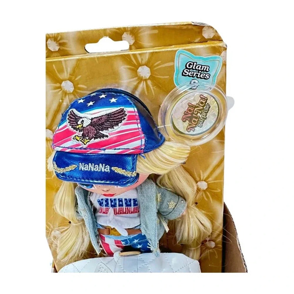 Na! Na! Na! Surprise Erika Featherton Doll with White Bag - Picture 5 of 6